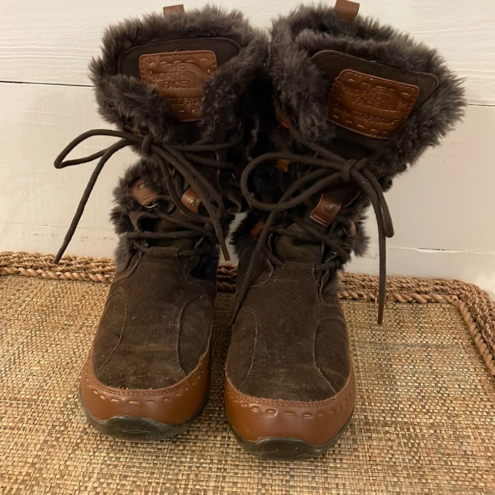 The North Face Abby IV Brown Faux Fur snow Boots, Size 7